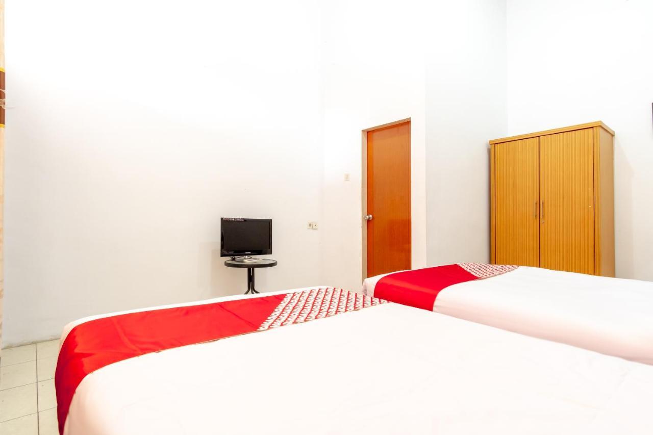 Oyo 2777 Sleepover Sei Serayu Medan Kültér fotó